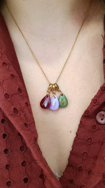 Composez votre sélection de pendentifs initiales