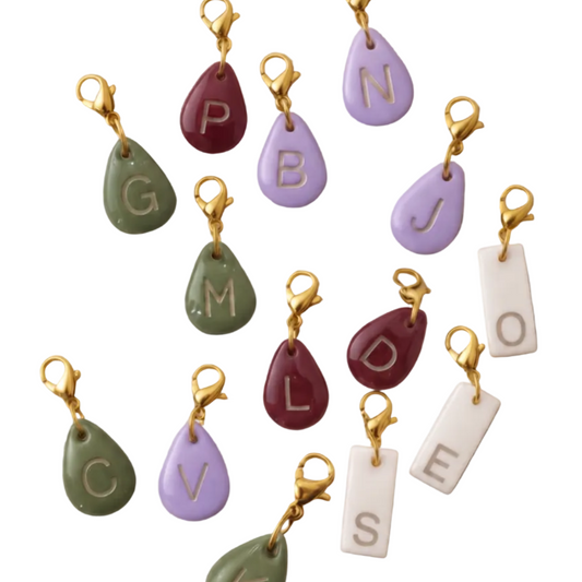 Composez votre sélection de pendentifs initiales