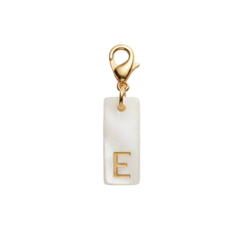 Pendentif initiale - Rectangle blanc - lettre gravée dorée