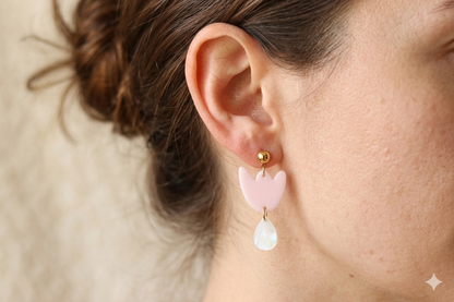 Boucles d'oreilles Breda - Rose pâle & Blanc irisé