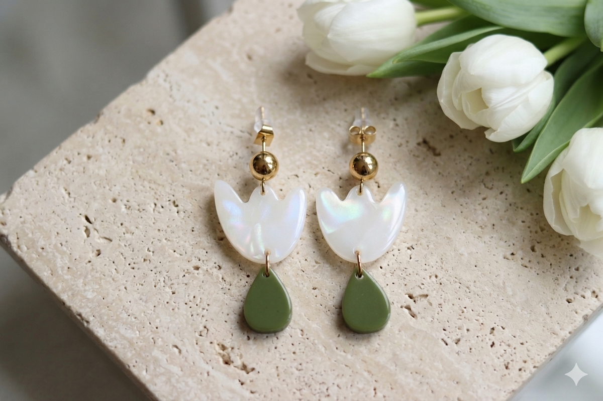 Boucles d'oreilles Breda - Blanc irisé & Vert olive