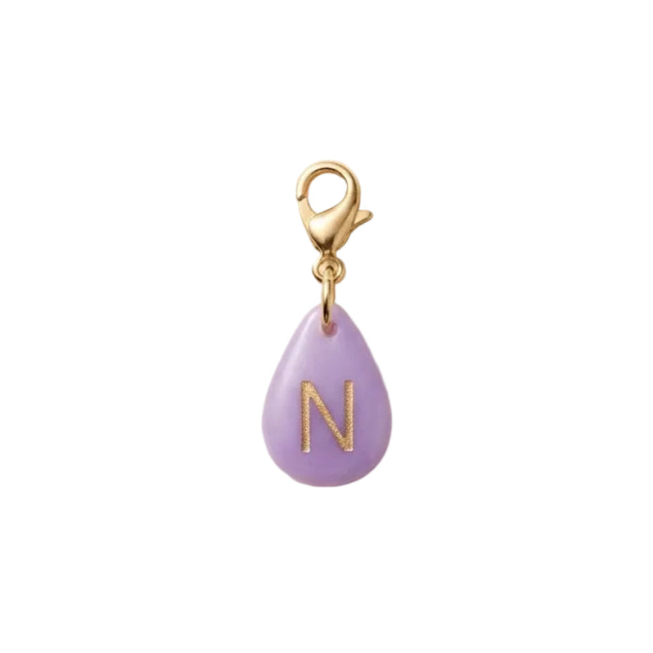 Pendentif initiale - Goutte vert lilas - lettre gravée dorée